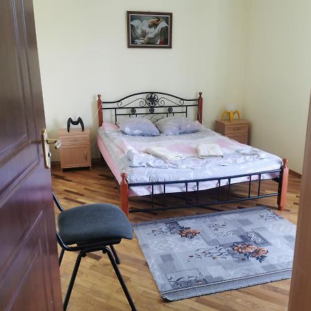 Petrovskaya Pristan 2 Hotel Чолпон-Ата Екстериор снимка