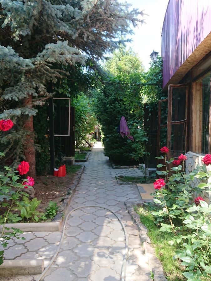 Petrovskaya Pristan 2 Hotel Чолпон-Ата Екстериор снимка