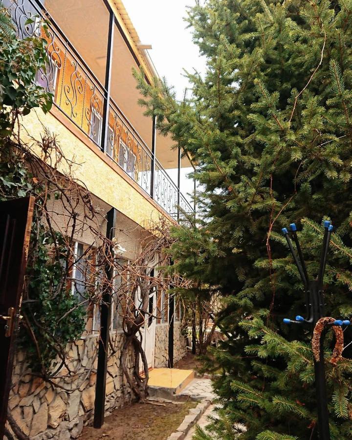 Petrovskaya Pristan 2 Hotel Чолпон-Ата Екстериор снимка
