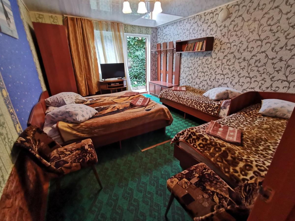 Petrovskaya Pristan 2 Hotel Чолпон-Ата Екстериор снимка