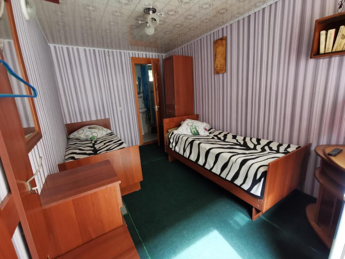Petrovskaya Pristan 2 Hotel Чолпон-Ата Екстериор снимка