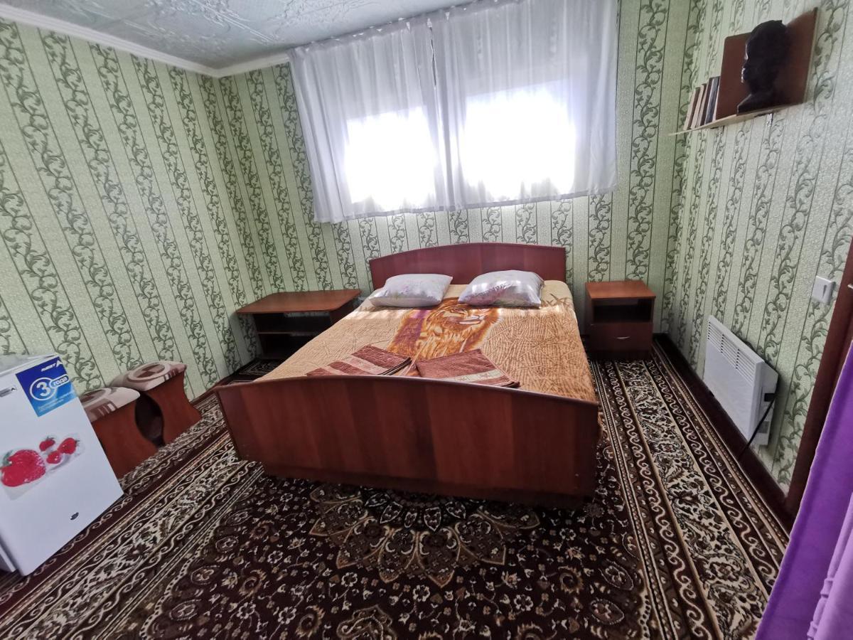 Petrovskaya Pristan 2 Hotel Чолпон-Ата Екстериор снимка