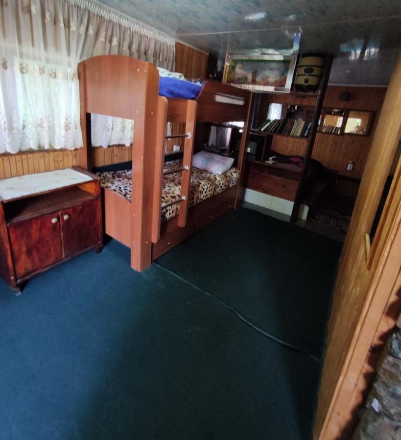 Petrovskaya Pristan 2 Hotel Чолпон-Ата Екстериор снимка