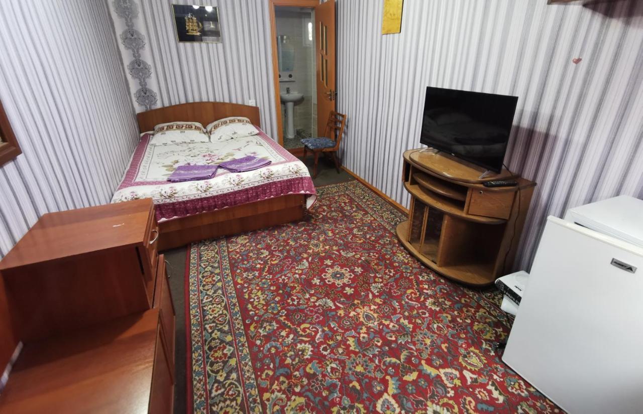 Petrovskaya Pristan 2 Hotel Чолпон-Ата Екстериор снимка