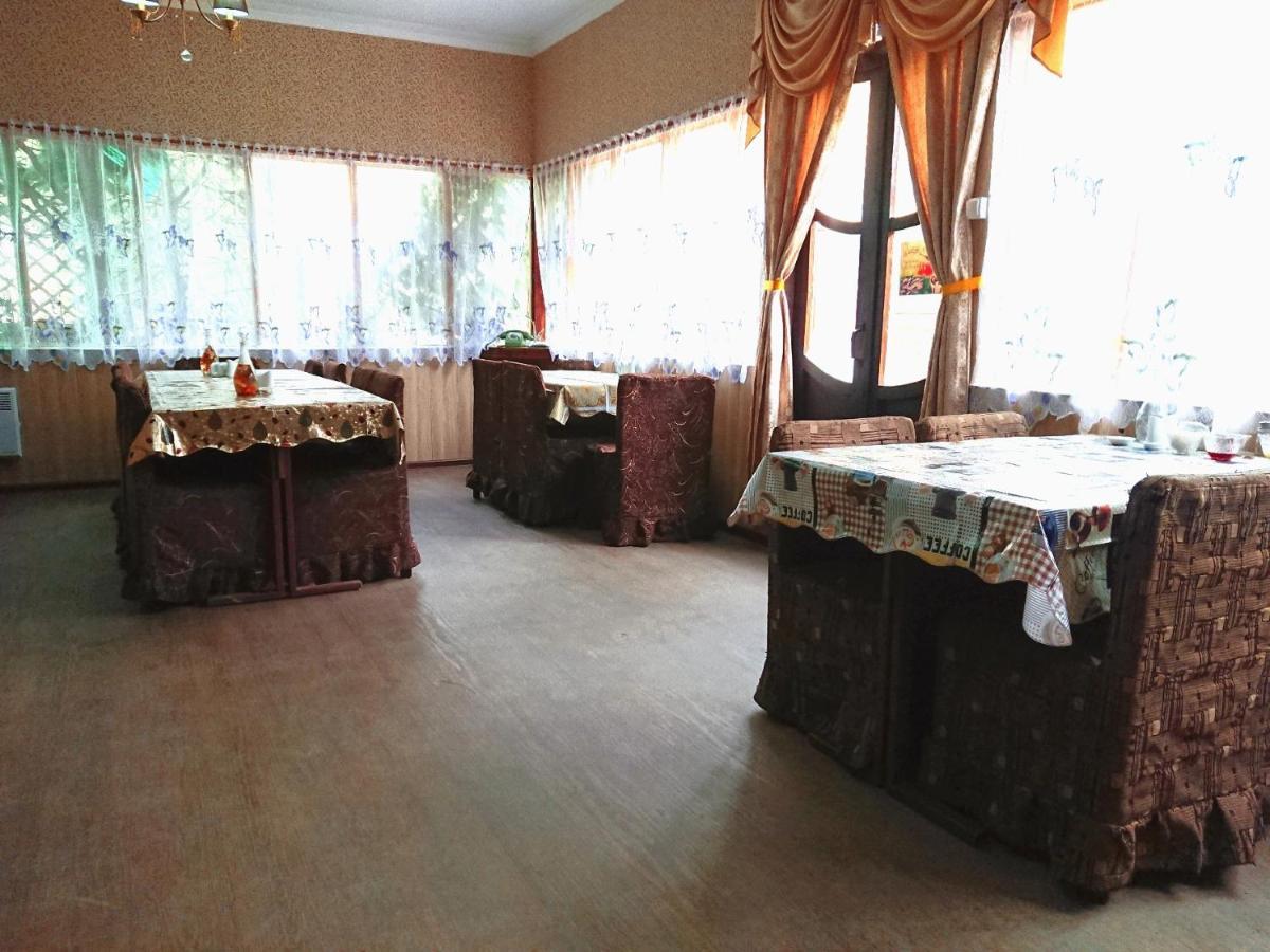 Petrovskaya Pristan 2 Hotel Чолпон-Ата Екстериор снимка