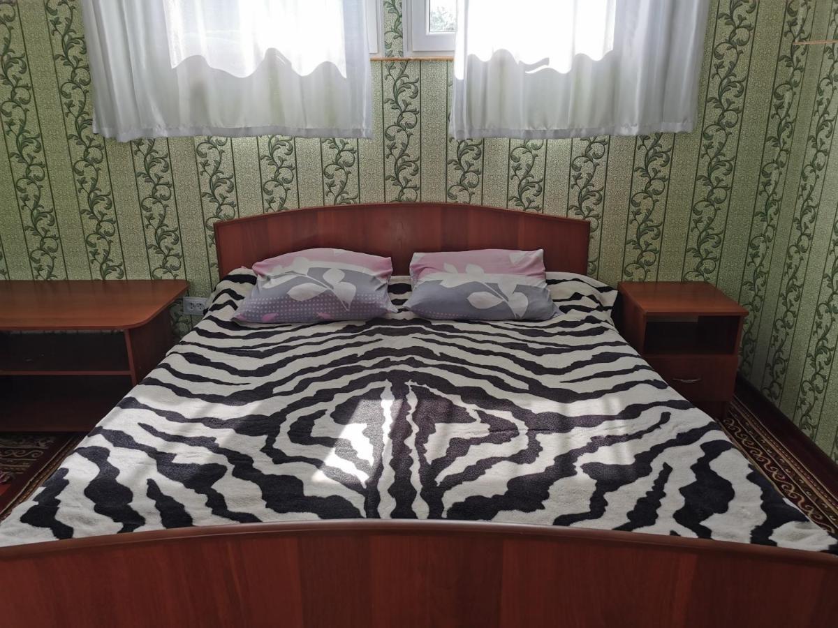 Petrovskaya Pristan 2 Hotel Чолпон-Ата Екстериор снимка