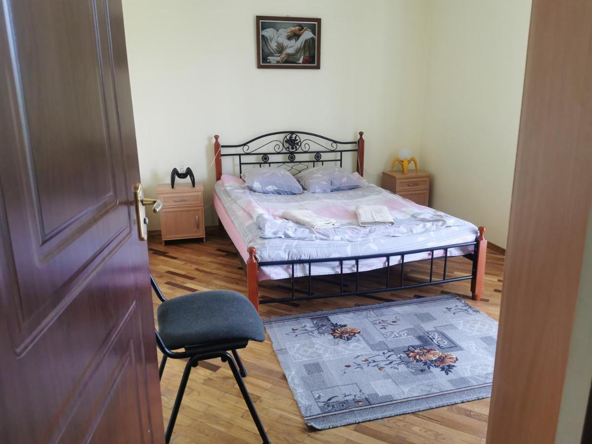 Petrovskaya Pristan 2 Hotel Чолпон-Ата Екстериор снимка