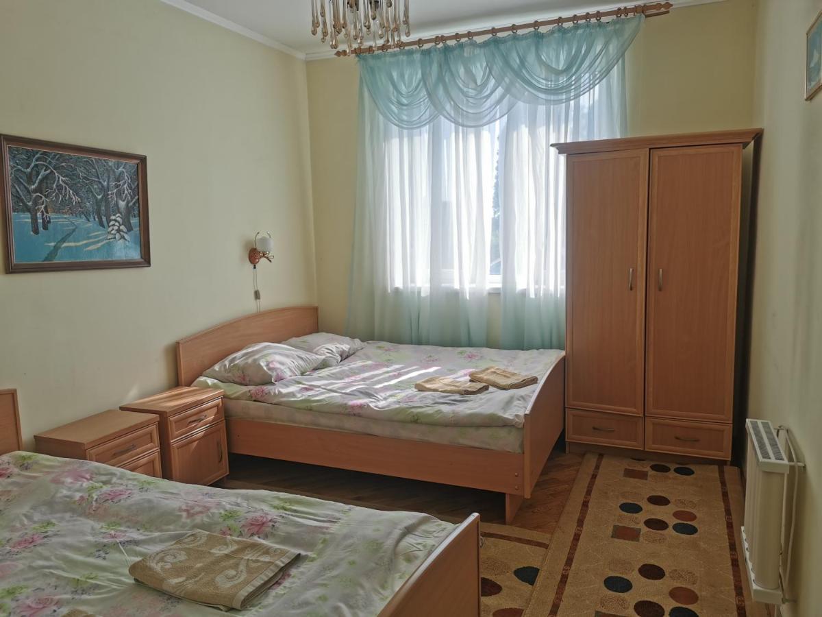 Petrovskaya Pristan 2 Hotel Чолпон-Ата Екстериор снимка